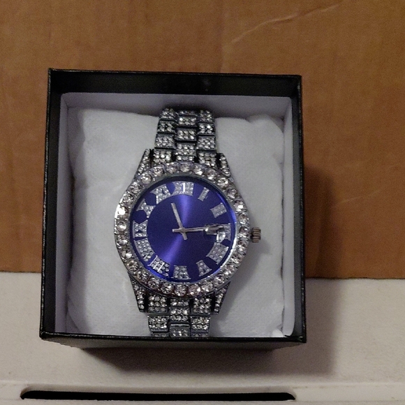 Men's Watch - Picture 2 of 4